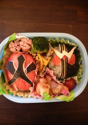 キャラ弁☆仮面ライダーW&シンケンレッド-レシピのメイン写真