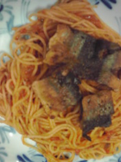 さんまとトマト味パスタ-レシピのメイン写真