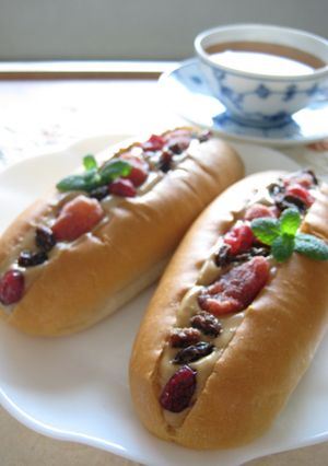 ドライフルーツのモカチーズロールパン-レシピのメイン写真