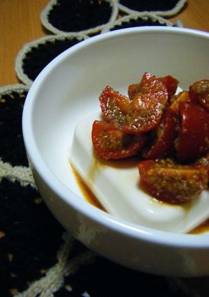 美肌に♪ゴマまみれトマトの冷奴-レシピのメイン写真