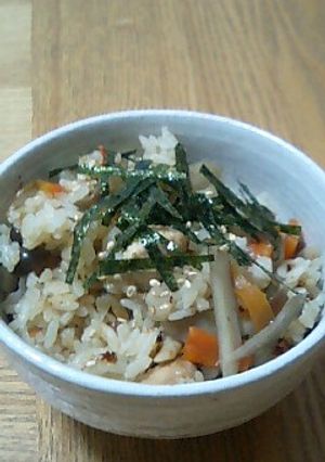 子供も大好き☆鶏とキノコの炊き込みご飯-レシピのメイン写真