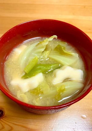 味噌汁　ねぎとキャベツとちくわぶ-レシピのメイン写真