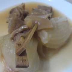 รูปของ 外伝。玉ねぎの牛筋煮