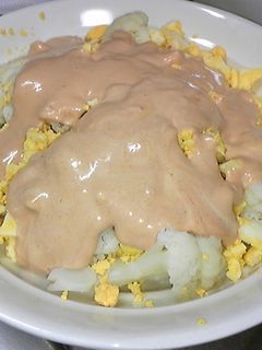 カリフラワーまるごと♪簡単激うまサラダ-レシピのメイン写真
