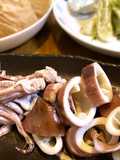 茹でイカ わさび醤油やマヨネーズをつけて
