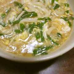 รูปของ とろふわ～ニラ卵うどん
