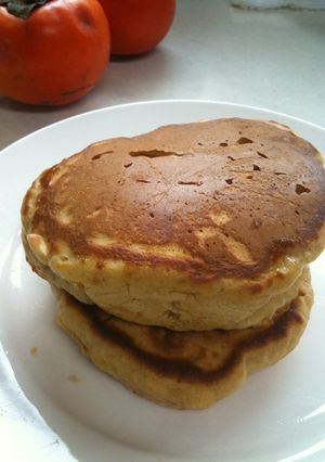 柿とグラハム粉の、朝食パンケーキ。-レシピのメイン写真