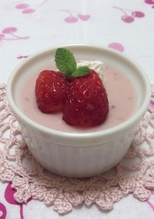 いちごみるくプリン-レシピのメイン写真
