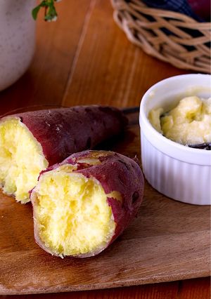 ほくほくねっとり♪レンジで驚きの焼き芋-レシピのメイン写真