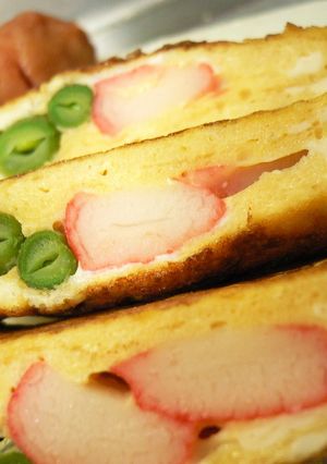 お弁当に✿彩り素敵なカニカマ卵焼き✿-レシピのメイン写真