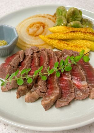 シンプルに塩とわさびで牛ヒレステーキ-レシピのメイン写真