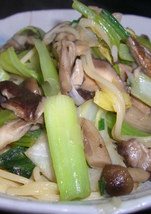 バターを使ったキノコ・野菜たっぷりパスタ-レシピのメイン写真