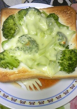 簡単ブロッコリーチーズトースト-レシピのメイン写真