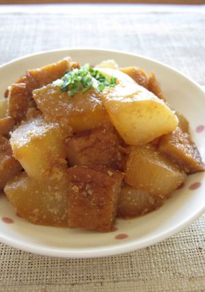 大根とさつま揚げの胡麻煮-レシピのメイン写真
