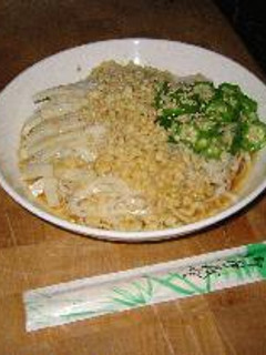 さっぱり♪オクラとかまぼこの冷うどん-レシピのメイン写真