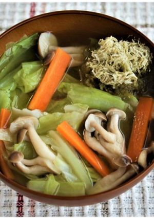 たっぷりキャベツときのこのとろろみそ汁-レシピのメイン写真