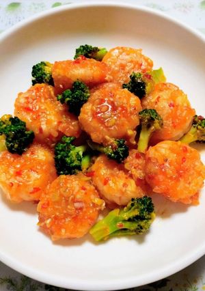 簡単今日の夕飯！海老ブロッコリーエビチリ-レシピのメイン写真