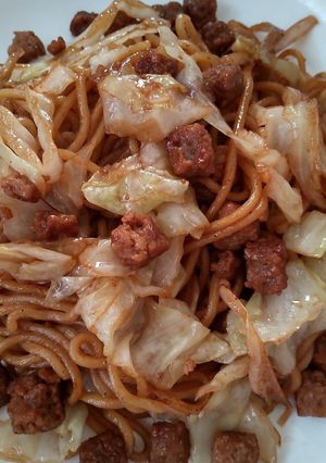 美味しすぎる♪謎肉たっぷり焼きそば-レシピのメイン写真