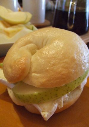 青りんごとチーズのベーグルサンド-レシピのメイン写真