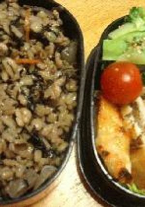 ひじきの炊き込みご飯弁当-レシピのメイン写真