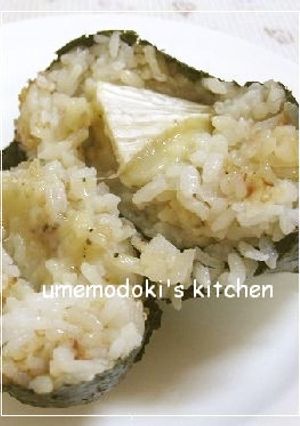 チーズINオカカおにぎり-レシピのメイン写真