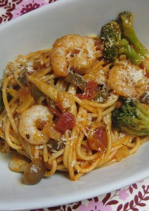 エビとブロッコリーときのこのトマトパスタ-レシピのメイン写真