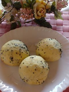 ゴマ香るフワフワ♪サツマ芋パン-レシピのメイン写真