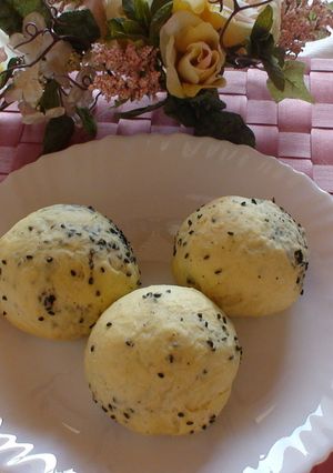 ゴマ香るフワフワ♪サツマ芋パン-レシピのメイン写真