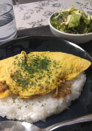ごはんにオムレツをのせて-レシピのメイン写真