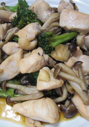 鶏むね肉とブロッコリーの炒め物-レシピのメイン写真