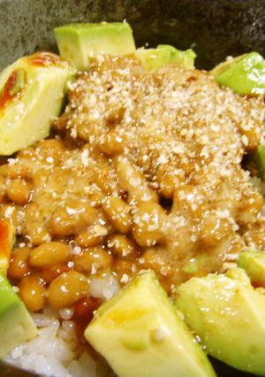 たれご飯もイケる☆甘辛アボガド納豆丼☆-レシピのメイン写真