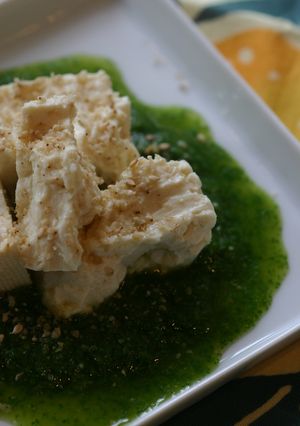 目にも鮮やか♪蒸し豆腐の春菊ソース-レシピのメイン写真