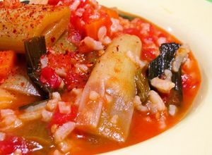 トルコの家庭料理☆ポロねぎのトマト煮-レシピのメイン写真