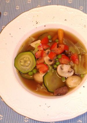 残りものでコンソメ野菜ガーリックスープ-レシピのメイン写真
