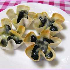 รูปของ 餃子の皮で黒豆チーズ☆彡