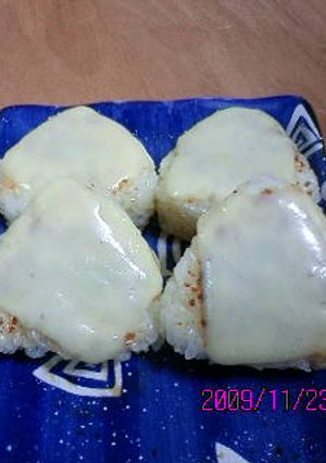 Ｗチーズ焼きおにぎり-レシピのメイン写真