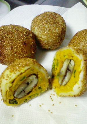 栗入り♪カボチャの胡麻団子-レシピのメイン写真