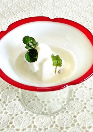 シンプルが美味しい✩冷凍梨&ヨーグルト-レシピのメイン写真