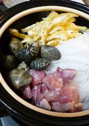 アサリと鶏肉・大根のシンプル鍋-レシピのメイン写真