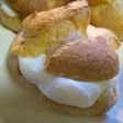 2種類のクリーム入りシュークリーム
