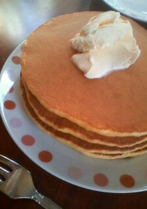 簡単!ﾍﾙｼｰ♪ｷｬﾛｯﾄﾊﾟﾝｹｰｷ-レシピのメイン写真