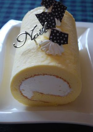 レアチーズ風味のロールケーキ-レシピのメイン写真