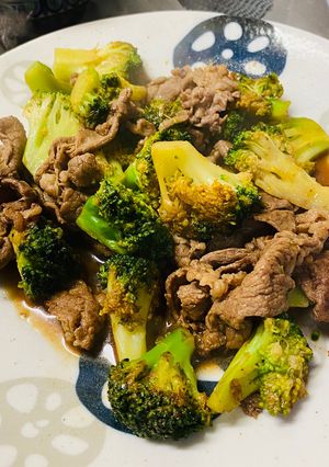 簡単！お肉とブロッコリーの炒め物-レシピのメイン写真