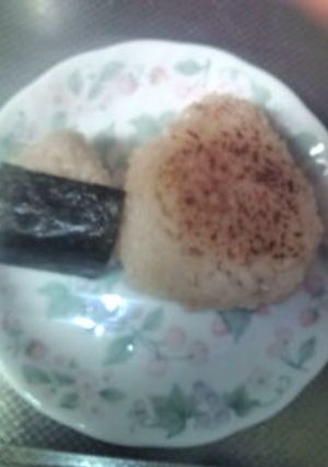 めんつゆごま油おにぎり-レシピのメイン写真