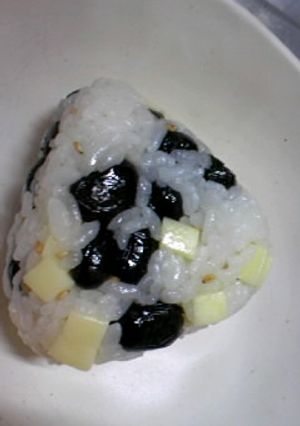 黒豆チーズおにぎり-レシピのメイン写真