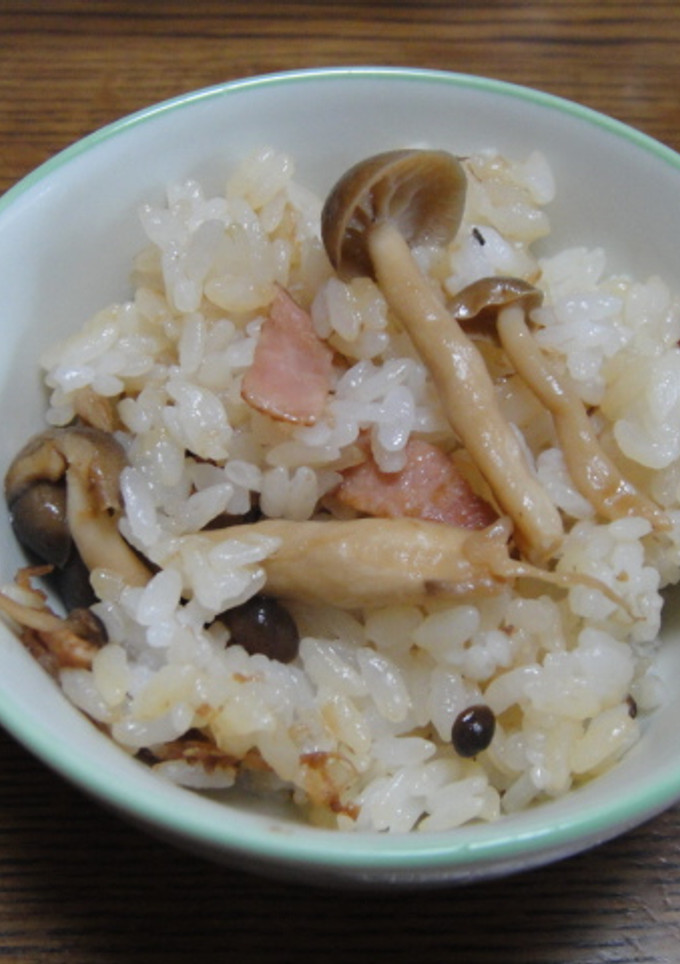 簡単☆ベーコンとしめじの混ぜご飯-レシピのメイン写真