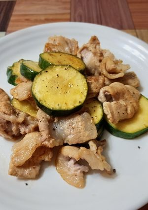 豚肉とズッキーニのレモンポン酢炒め-レシピのメイン写真