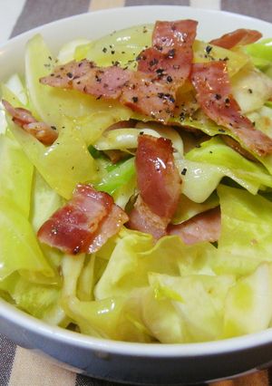 キャベツとベーコンのホットサラダ-レシピのメイン写真