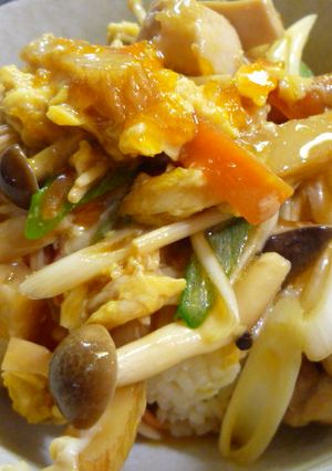 親子丼風♪野菜たっぷり！具沢山の卵とじ丼-レシピのメイン写真