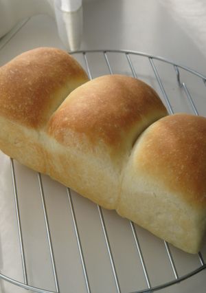 我が家の基本☆シンプル豆乳ミニ食パン-レシピのメイン写真